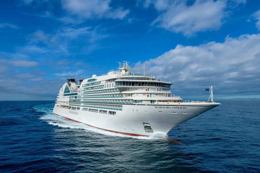 Seabourn Ovation at sea